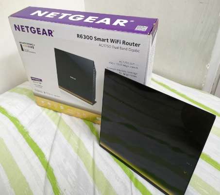 R6300 v2 有盒.jpg