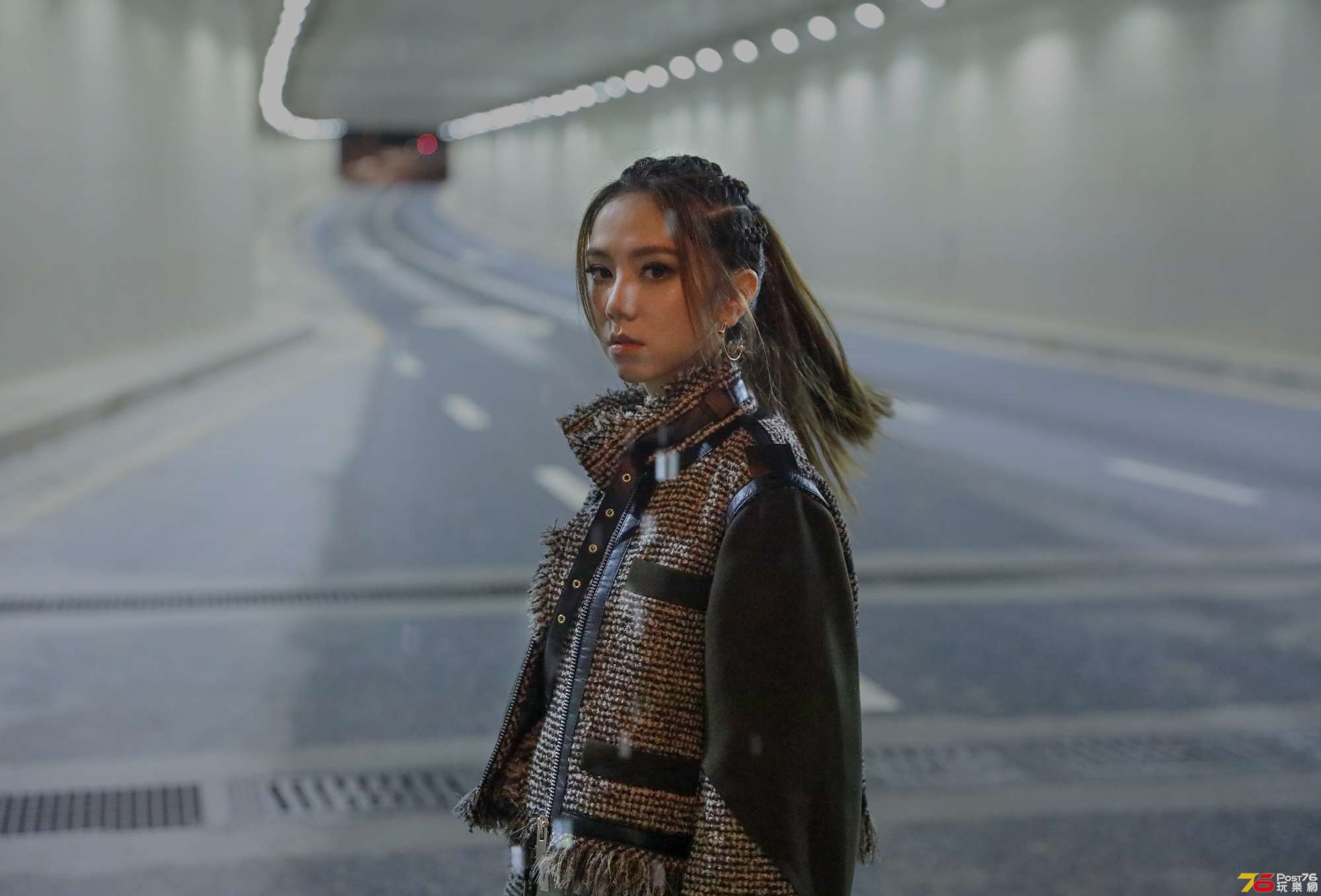 鄧紫棋 G.E.M. - 孤獨 - promo photo 1 SS.jpg