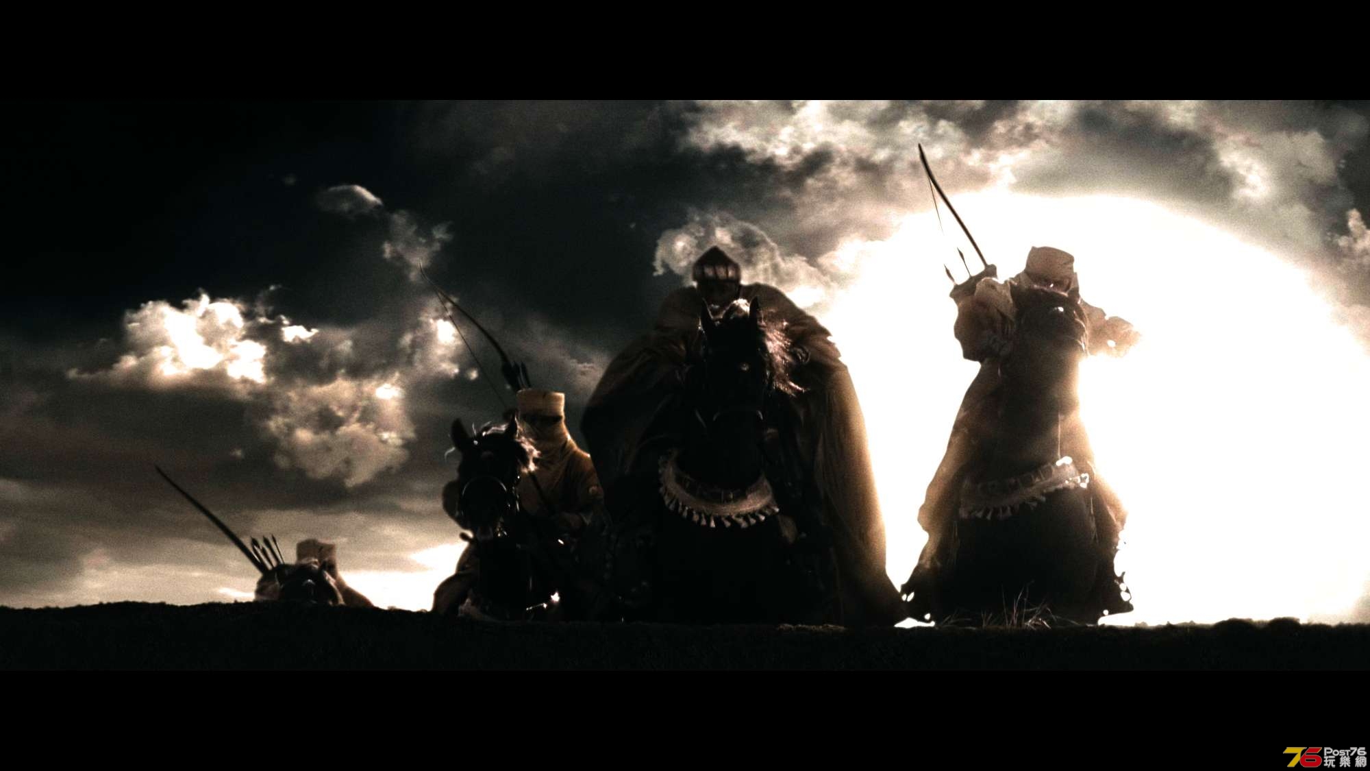 300.2006.2160p.UHD.BluRay.x265.10bit.HDR.DTS-HD.MA.TrueHD.7.1.Atmos-SWTYBLZ.mkv_.jpg