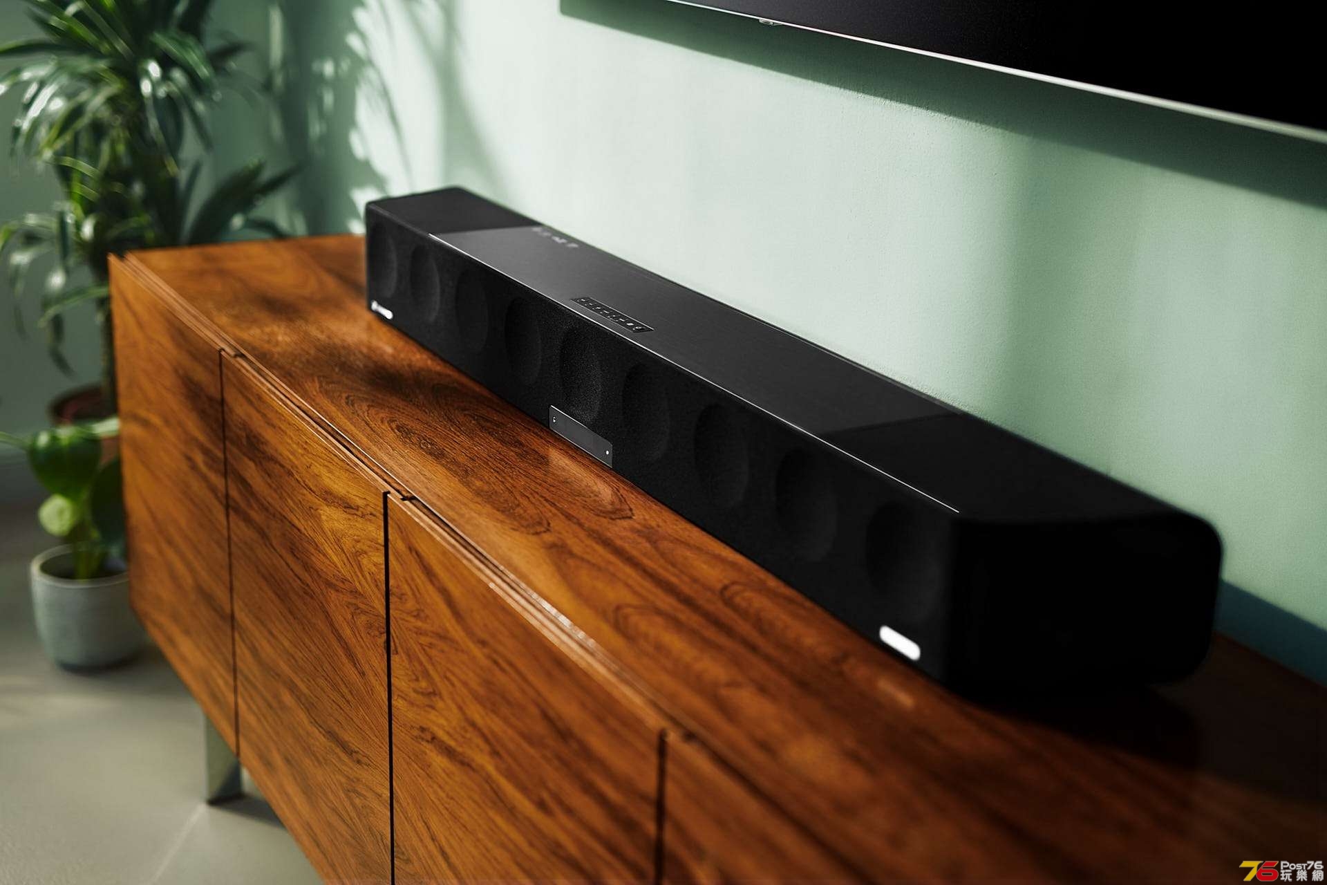 sennheiser_ambeo_soundbar-02.jpg