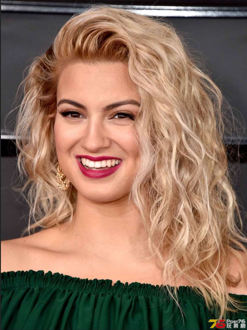 tori-kelly.jpg