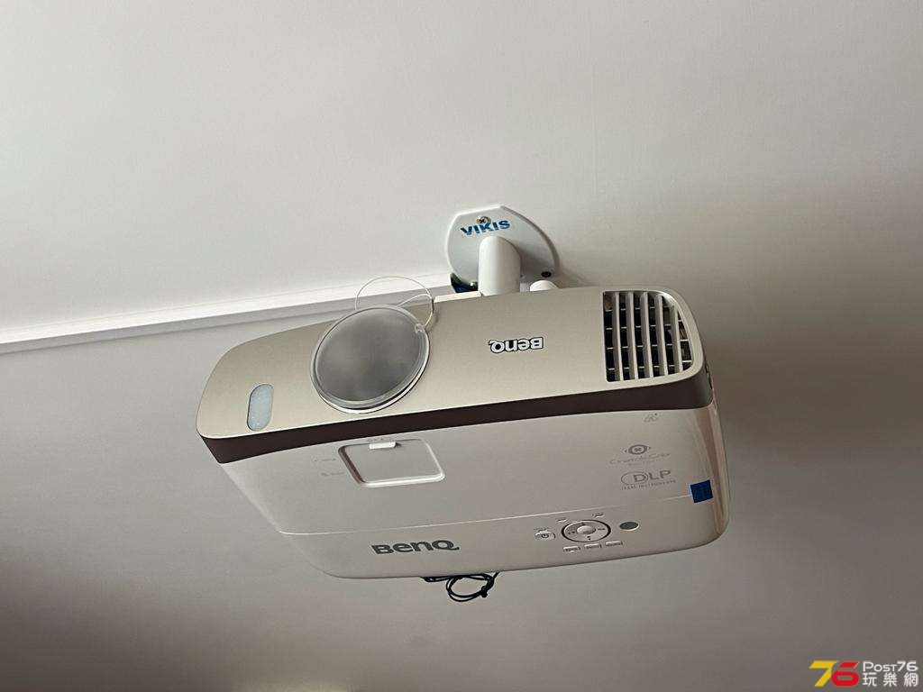 benq w2000 (1).jpeg