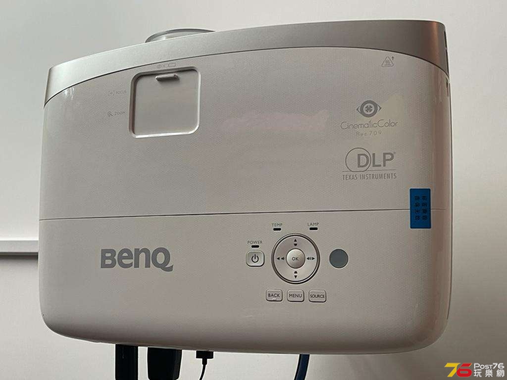 benq w2000 (1).jpg