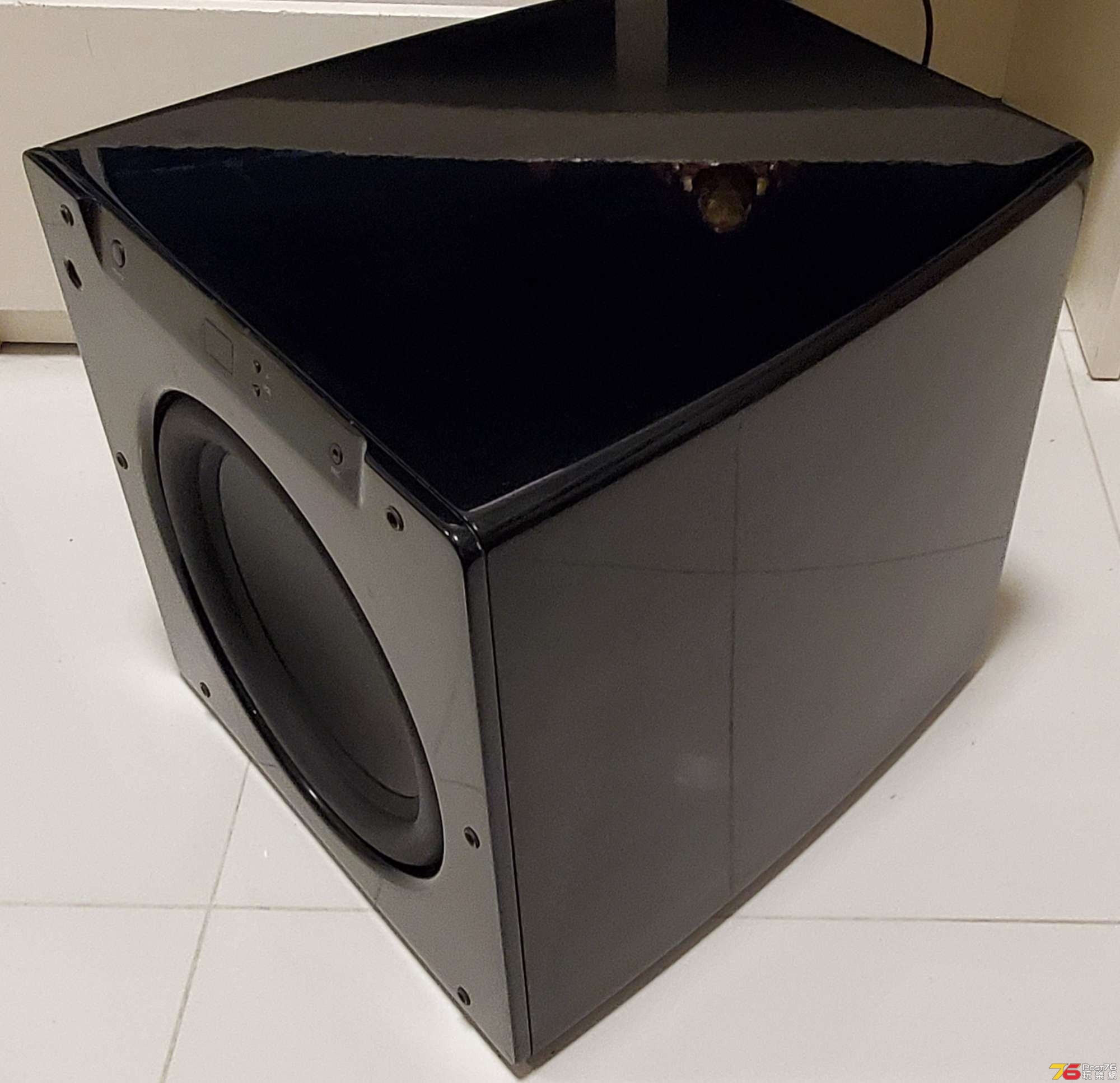 subwoofer_right.jpg