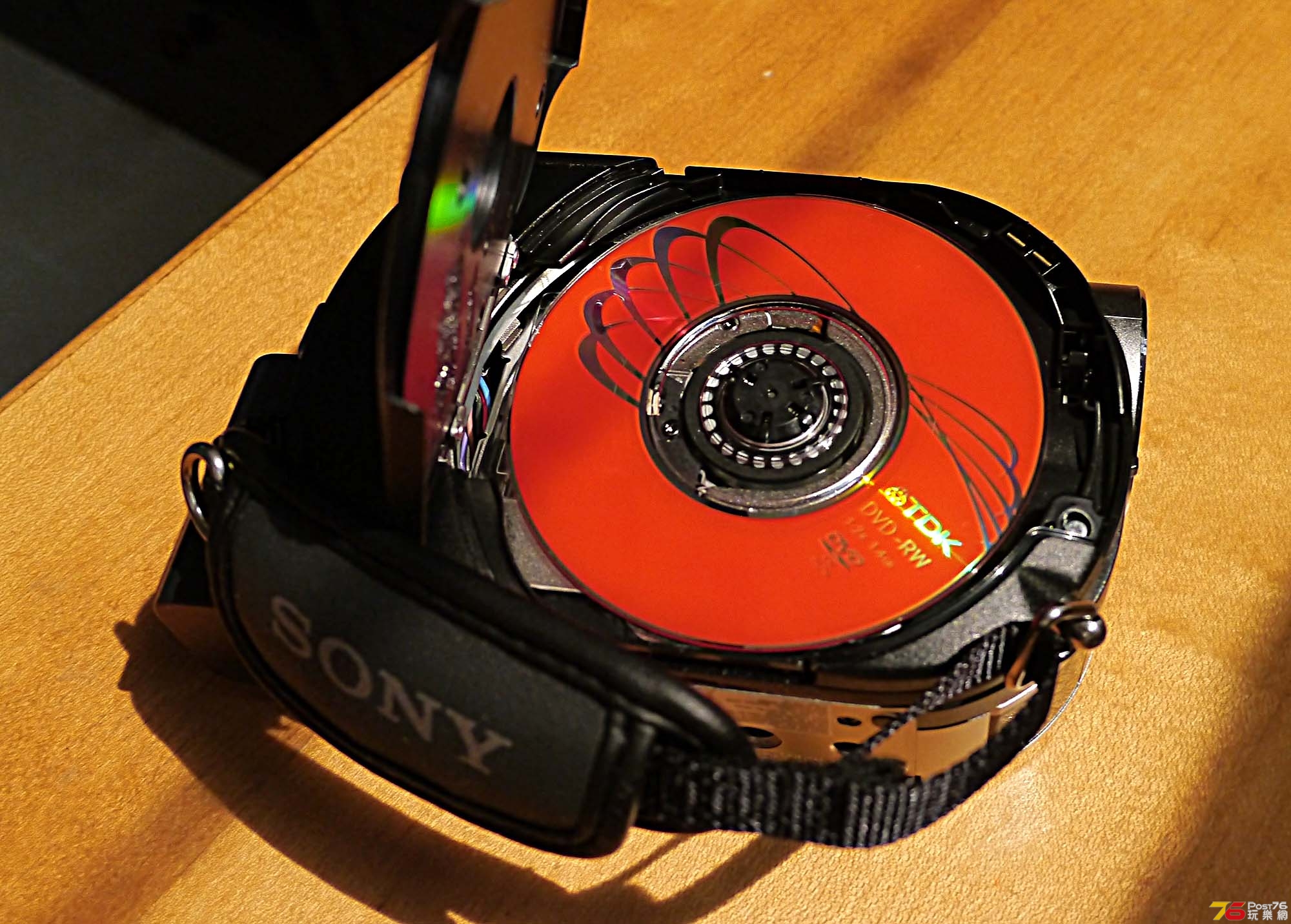 SONY DCR-DVD650-3.jpg