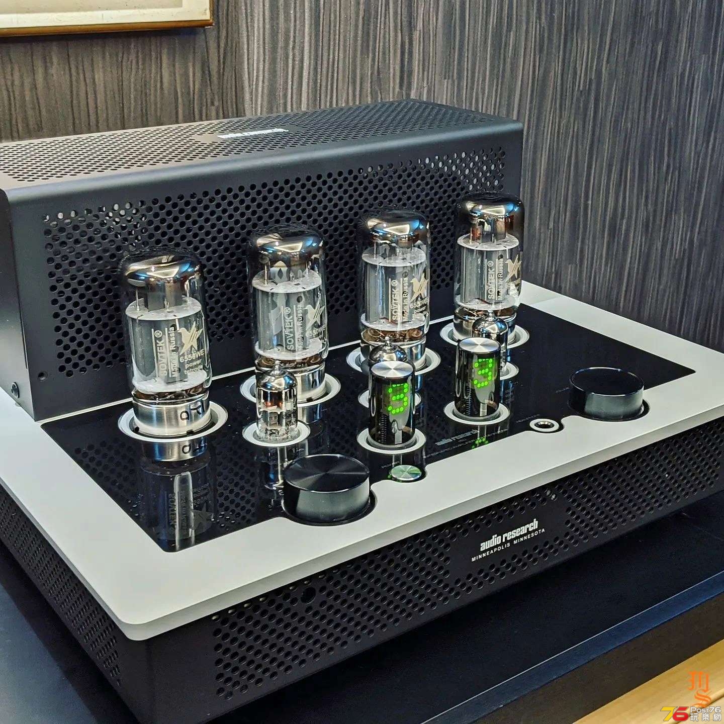 audio_research_corporation_i_50_integrated_amplifier_review_matej_isak_mono_and_.jpg