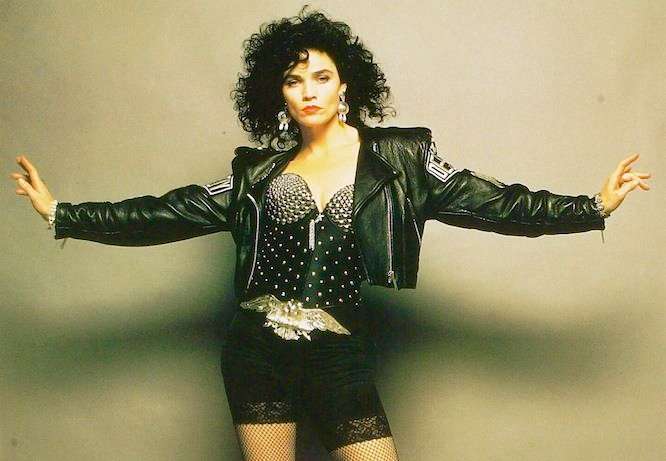 4a5cf94dea5a2ef4509e41ff20c96bc4--alannah-myles-black-velvet.jpg