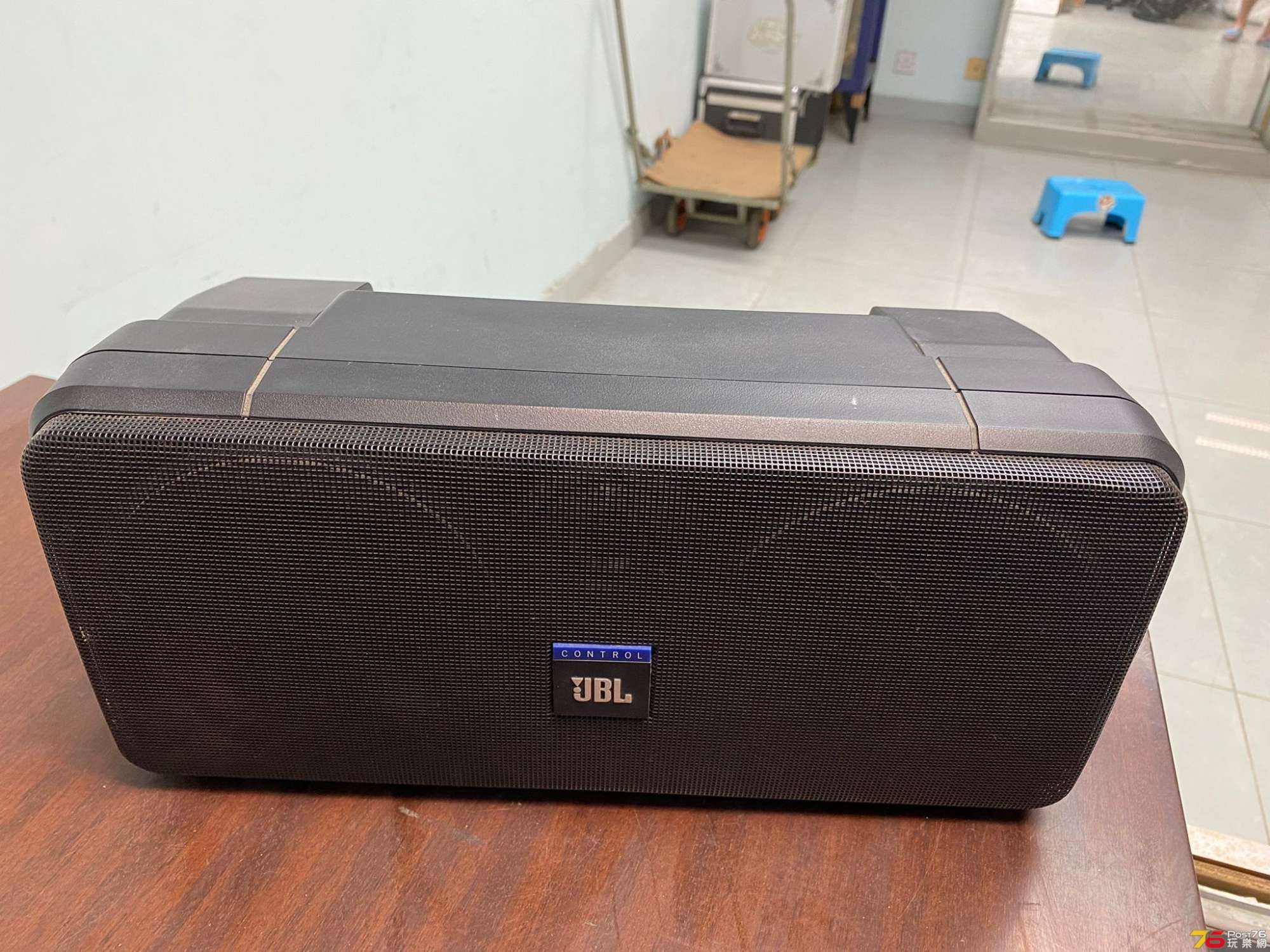 JBL Control中置