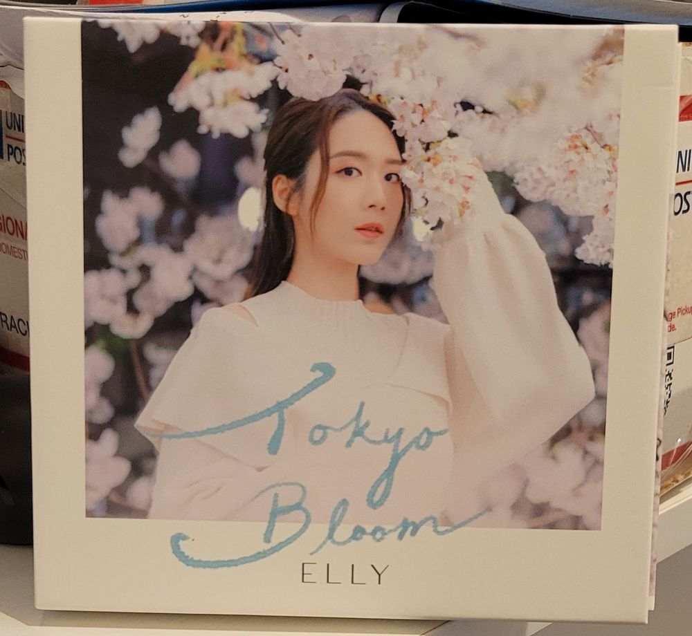 ELLY_Tokyo_Bloom_1.jpg