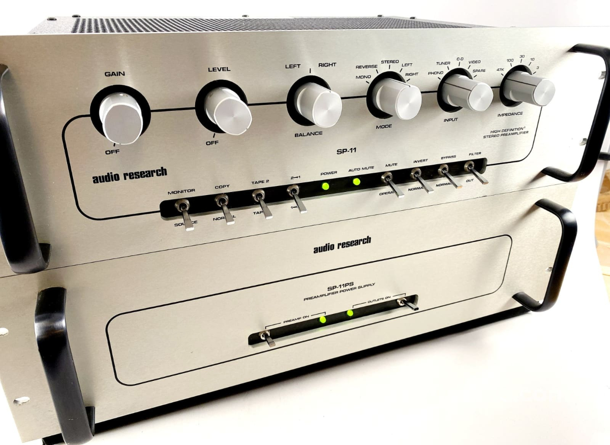 audio-research-sp-11-legendary-hybrid-tube-preamp-dual-chassis-with-phono-preamp.jpg