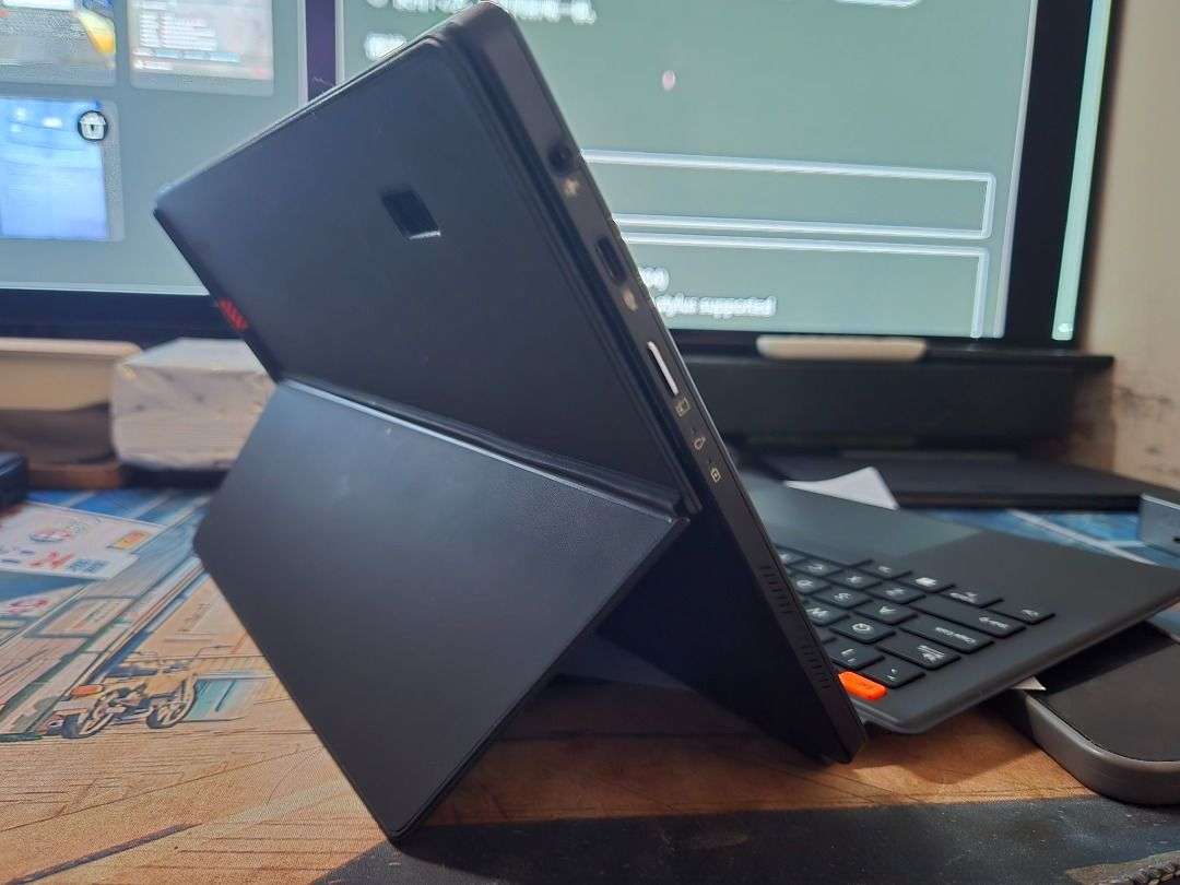 asus_vivobook_13_slate_oled_t3_1730829467_a344e2bc_progressive.jpg