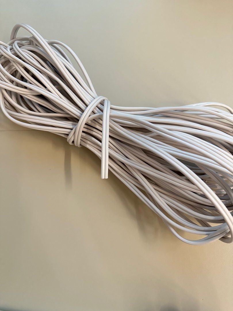 100new_uk_speaker_cable__1739969107_dc9380a7_progressive.jpg