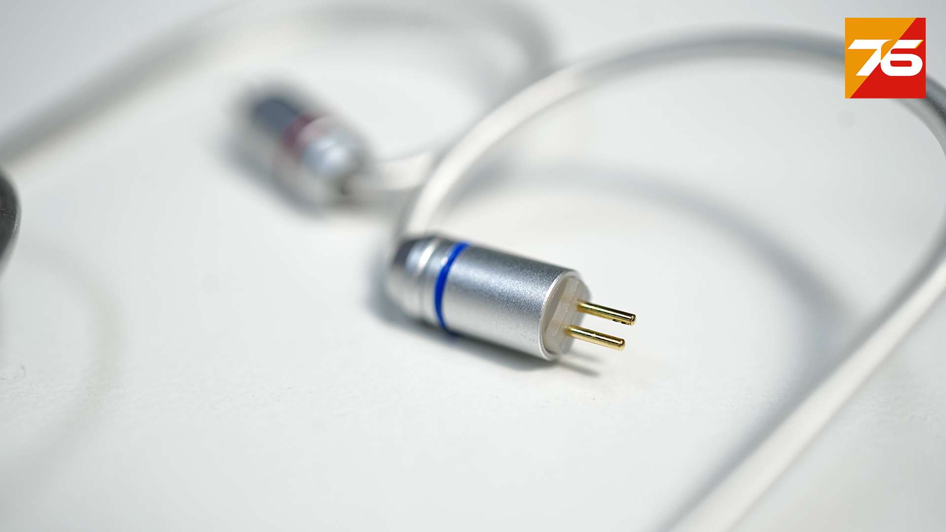 White-2pin.jpg