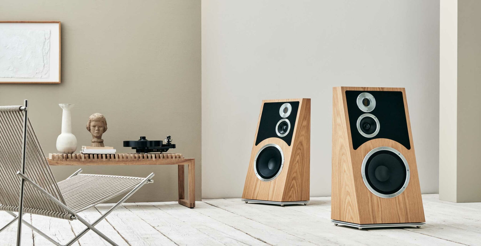 AUDIOVECTOR_TRAPEZ58459_c-2048x1047.jpg
