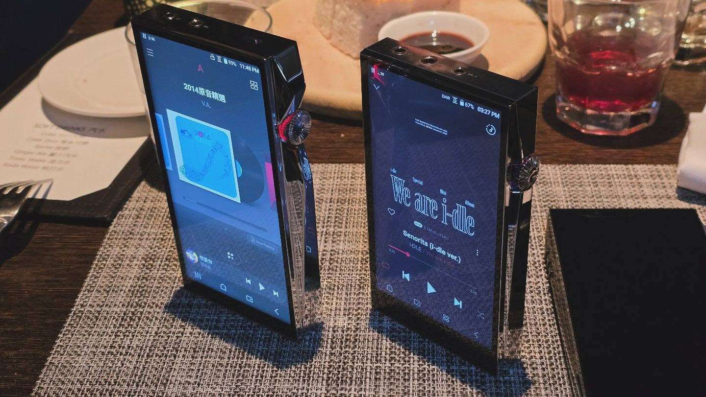 與 SP3000 (右) 外型比較