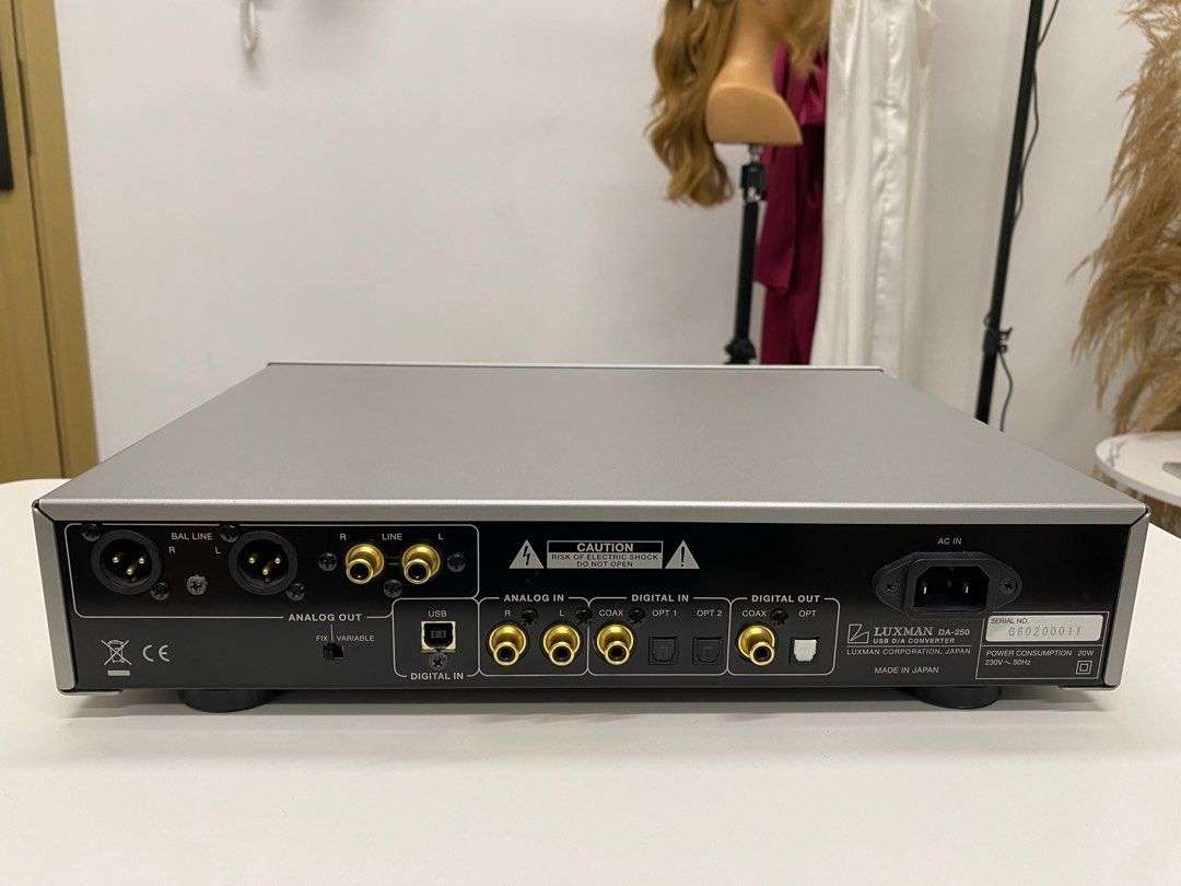 luxman_da250_dac_pre_headphone_1756042771_b882dc70_progressive.jpg