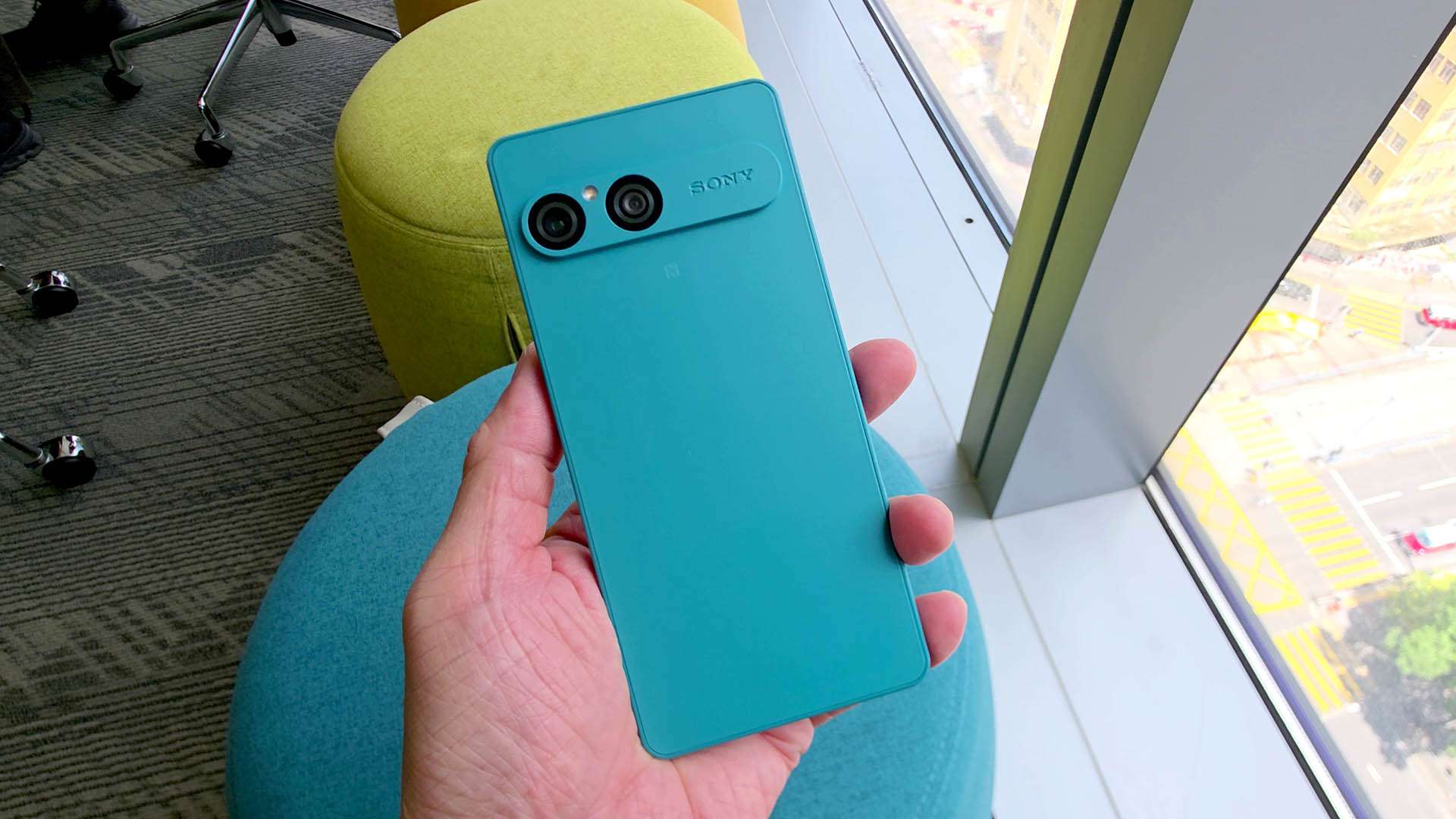 sony xperia 10 VII.jpg