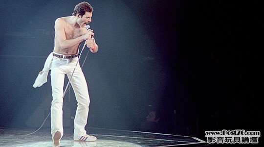 Queen-Rock-Montreal-7_medium.JPG