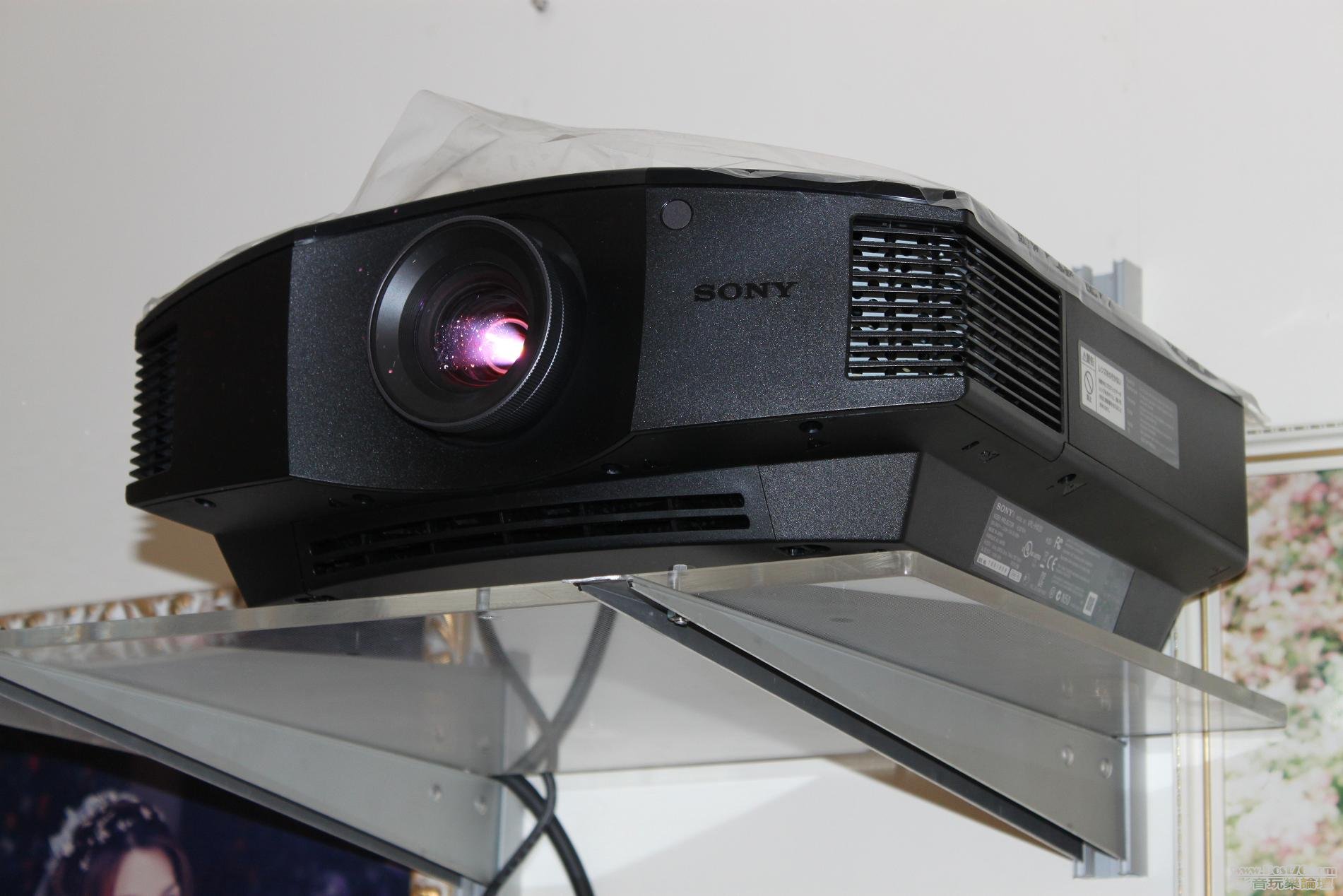 SONY VPL-HW20