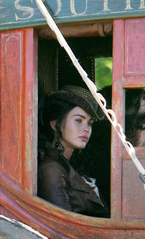 jonah-hex-megan-fox-close-up.jpg