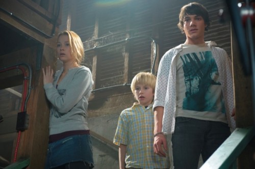 the_hole_-haley_nathan_chris-2.jpg