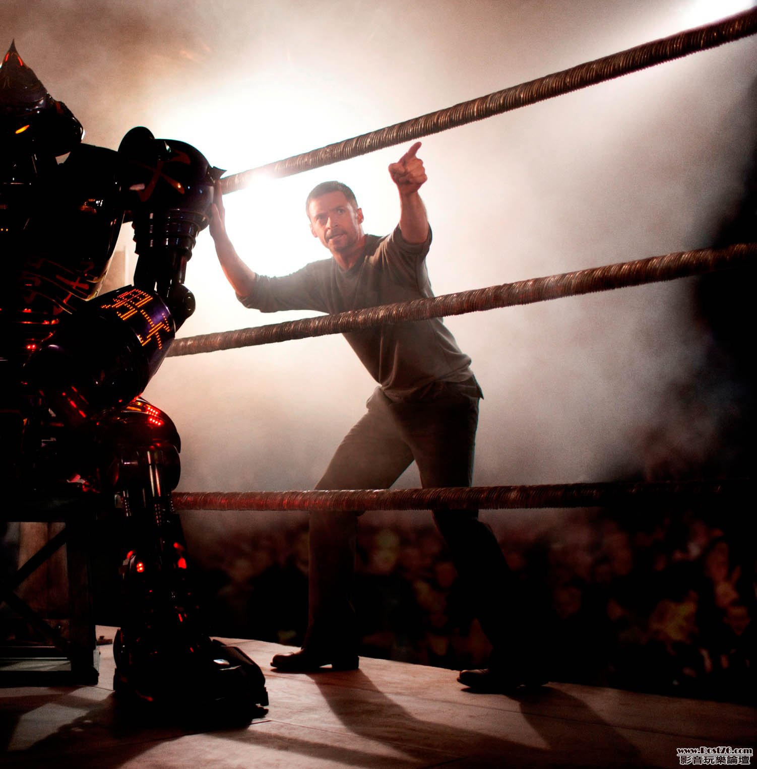 Hugh-Jackman-Real-Steel-movie-image-2.jpg