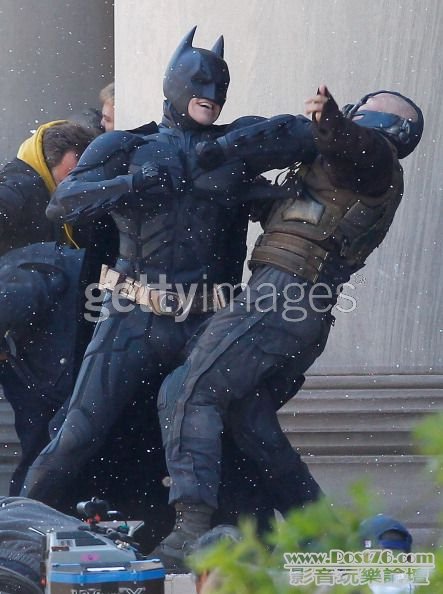 tom-hardy-christian-bale-the-dark-knight-rises-2012-mellon-institute-set-04.jpg