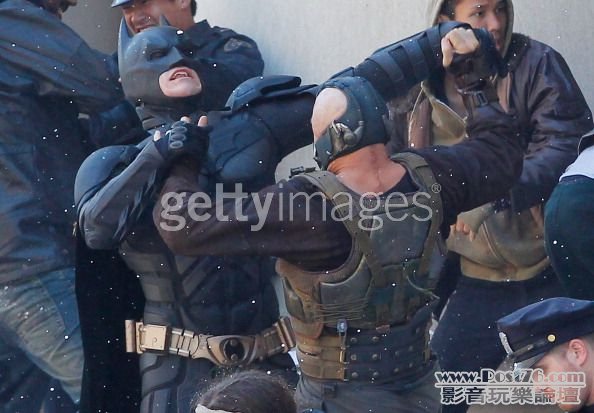 tom-hardy-christian-bale-the-dark-knight-rises-2012-mellon-institute-set-02.jpg