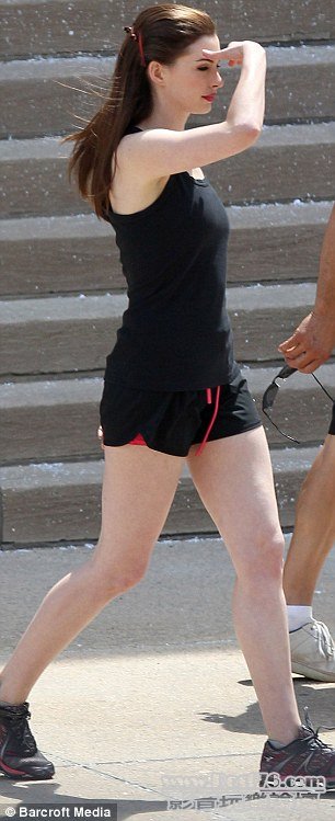 article-2022692-0D4DCDF400000578-630_306x749.jpg