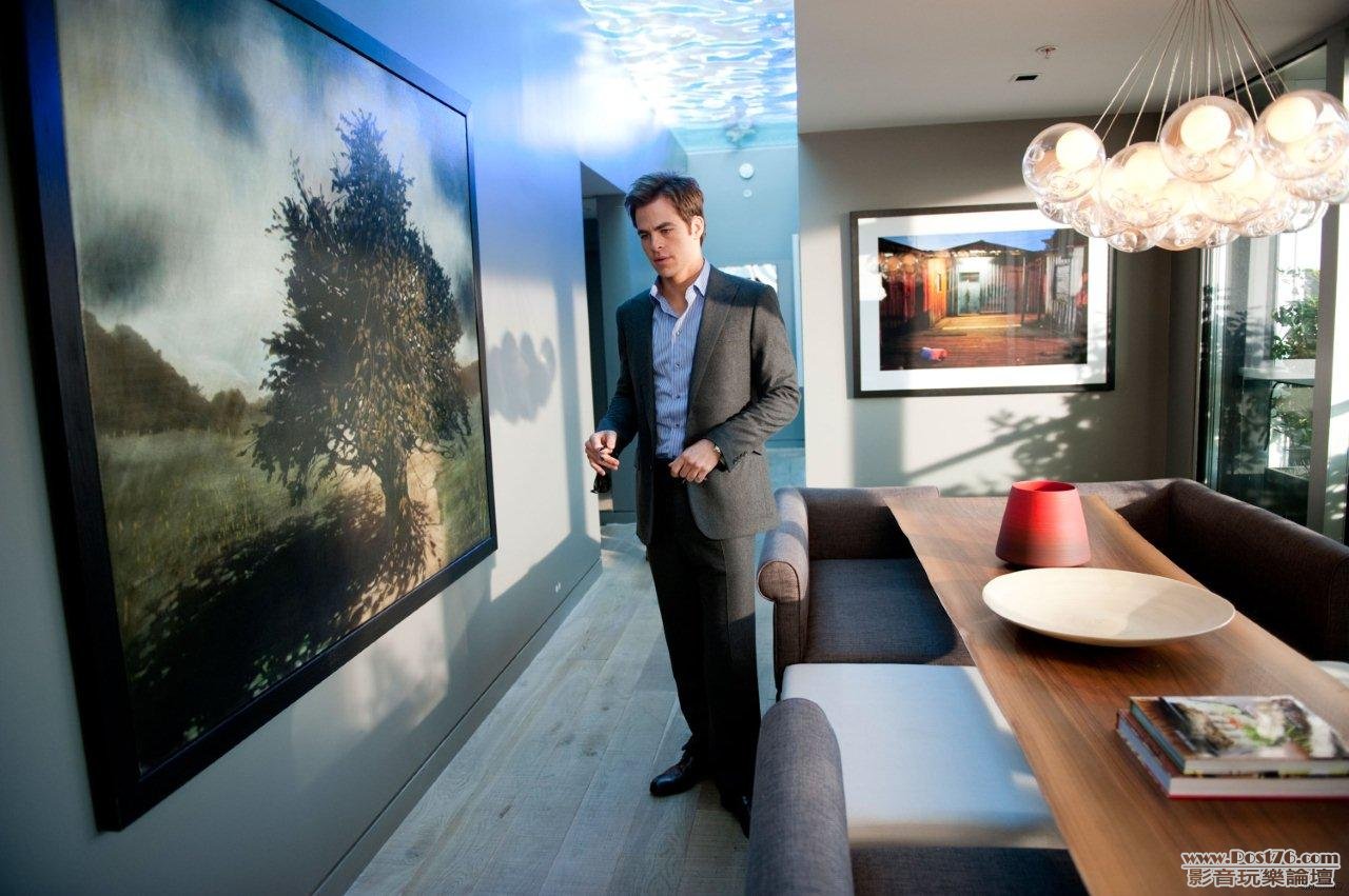 chris pine rooftop pool.jpg