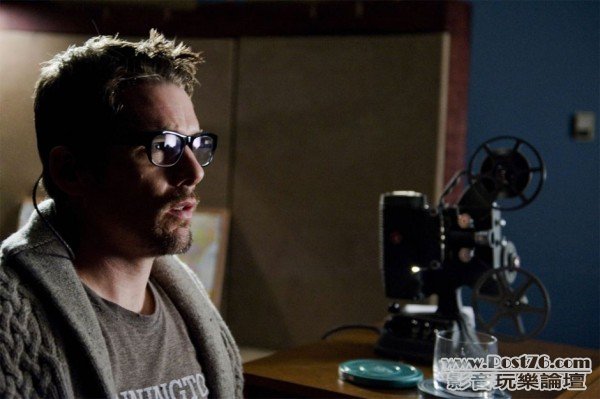 stills-of-ethan-hawke-in-sinister-401d2.jpg