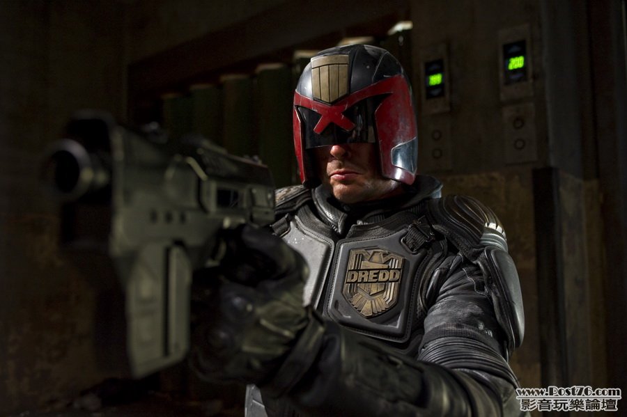 dredd_10.jpg