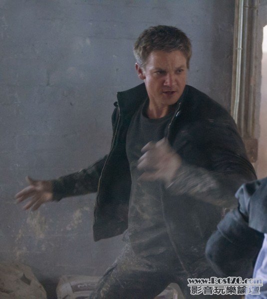 The Bourne Legacy S14.jpg