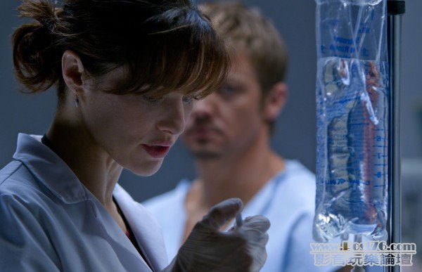 The Bourne Legacy S15.jpg