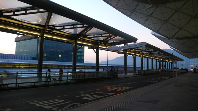 01-airport.jpg