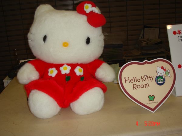 喜歡HELLO KITTY 的朋友, 可加錢入住HELLO KITTY ROOM