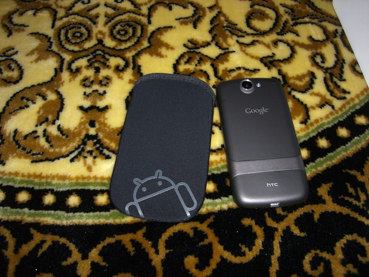 Google Nexus One後面.JPG