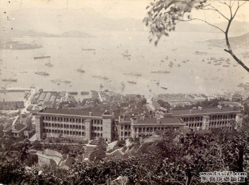 灣仔，海軍船塢，從域多利兵房向下望，1920至1930年代.jpg