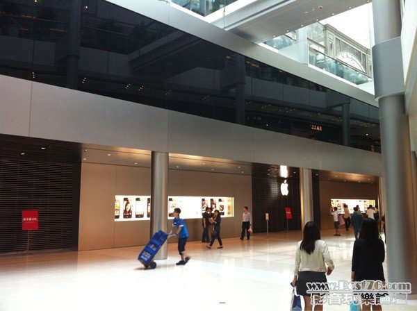 apple-store-hk3-09192011-1316409256.jpg