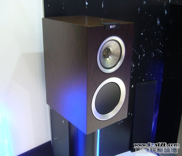 090911kef_rseries.jpg