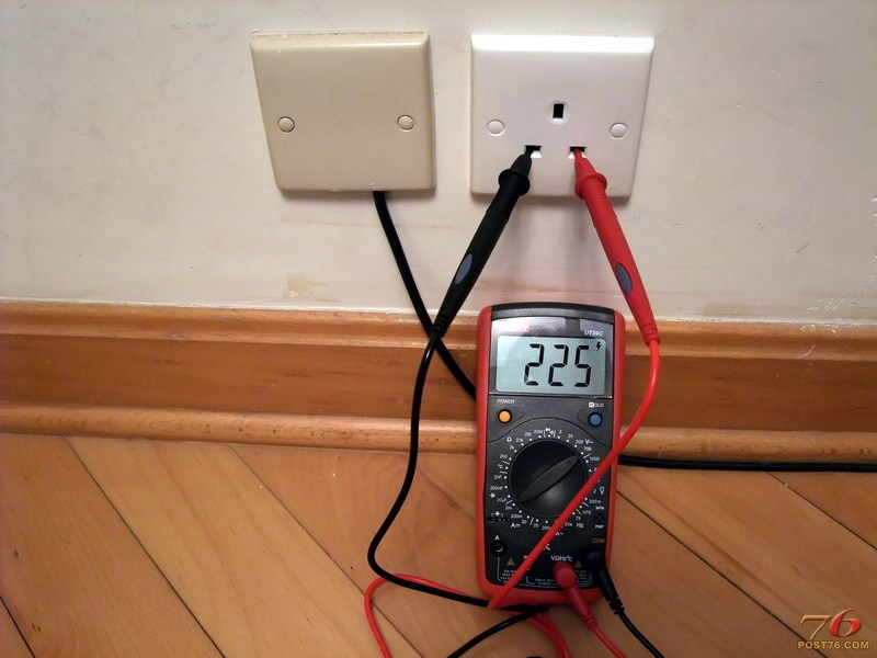 UK Type 13A - Voltage Check