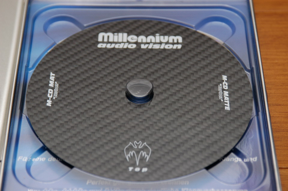 德國Millennium Audio碳纖維CD墊近睇..jpg