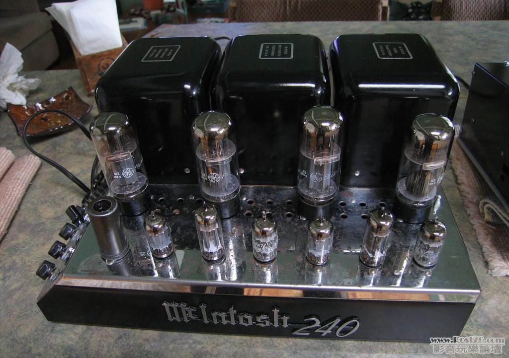 McIntosh MC240 -02.jpg