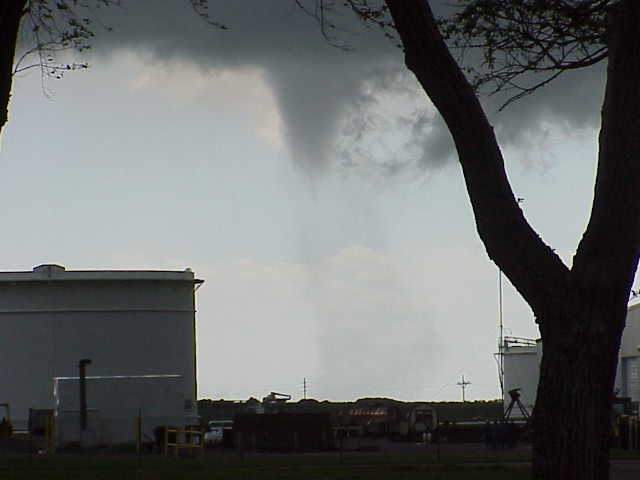 tornado02.jpg