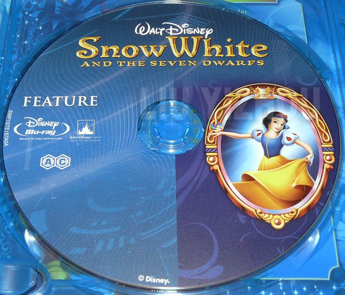 snowwhiteBD_disc1.jpg