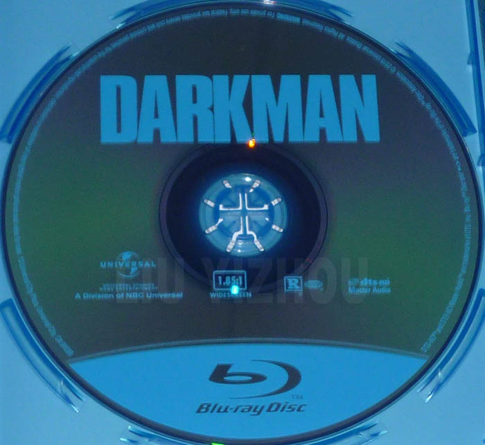 darkmanBD_disc.jpg