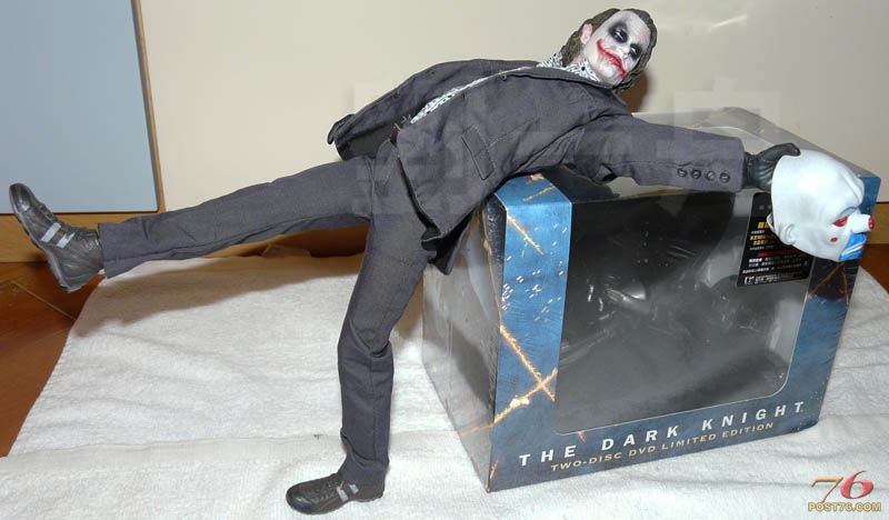 darkknight_box_joker.jpg