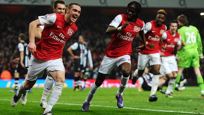 Thomas Vermaelen celebrates after scoring a goal.jpg