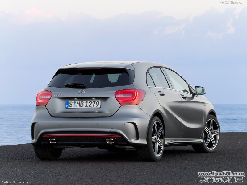 Mercedes-Benz-A-Class_2013_800x600_wallpaper_13.jpg