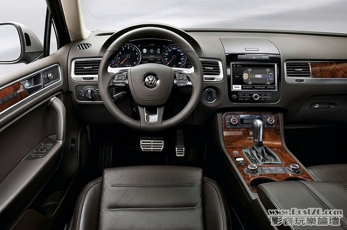 2011_vw_touareg_3.jpg